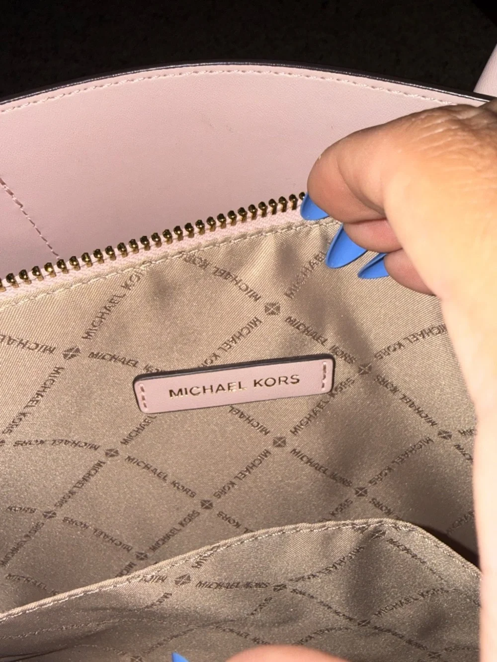 Michael Kors Tote w matching wallet and crossbody pouch